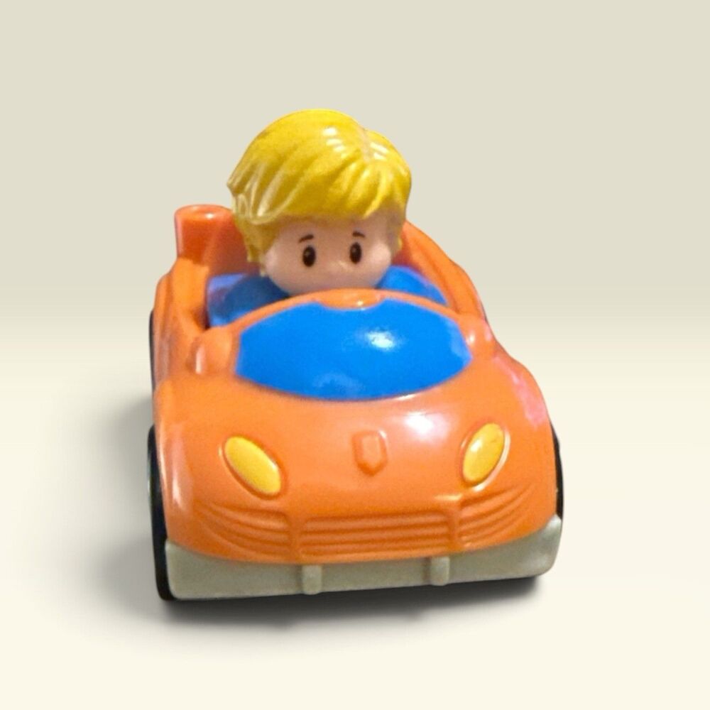 Fisher-Price Little People Wheelies Eddie Orange Sports Car DFT66 2015 Mattel